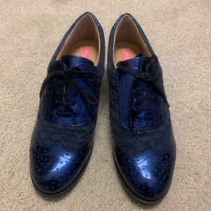 Isaac Mizrahi Sylvia Wingtip Oxford in Navy